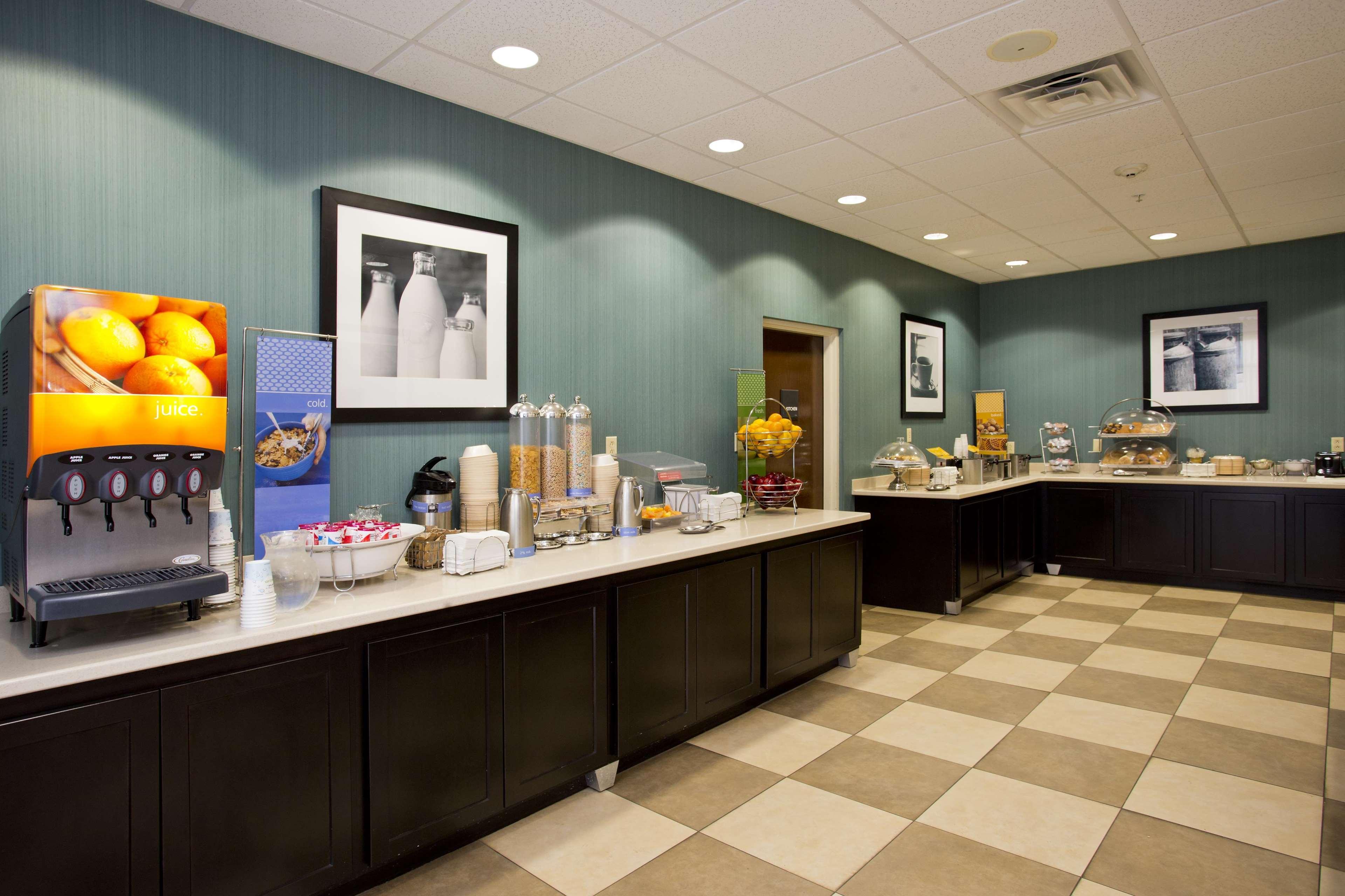 Hampton Inn Фронт-Ройал Ресторан фото